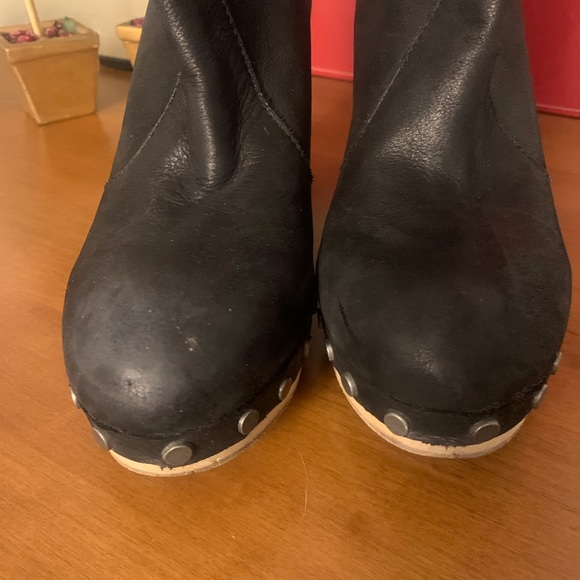 Cynthia Vincent wood platform bootie - Picture 3 of 7